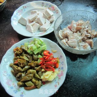 香芋咸辣大肠的做法步骤：4