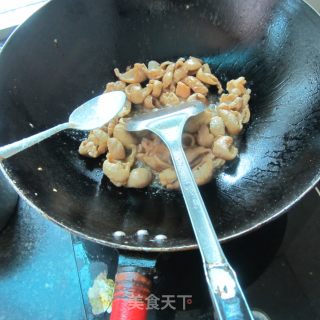香芋咸辣大肠的做法步骤：8