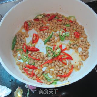双椒炒黄豆的做法步骤：6
