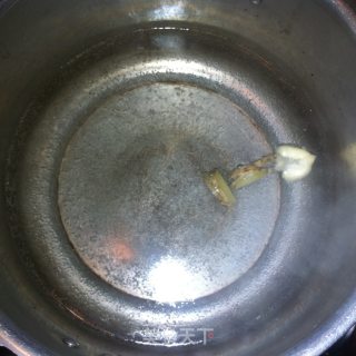 豆腐鱼骨汤的做法步骤：1