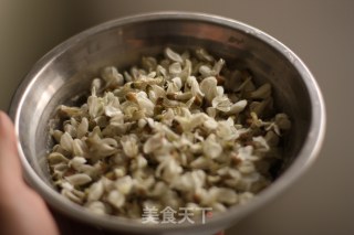 懒人快手饭超赞值得推荐 槐花饼 土豆饼 黄瓜饼 茄子饼 南瓜饼的做法步骤：1