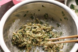 懒人快手饭超赞值得推荐 槐花饼 土豆饼 黄瓜饼 茄子饼 南瓜饼的做法步骤：3