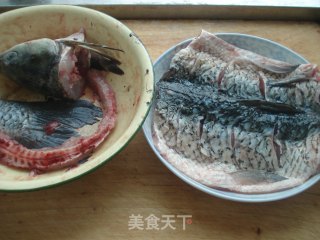 糖醋草鱼的做法步骤：2