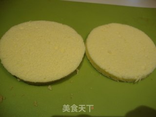 草莓乳酪慕斯蛋糕的做法步骤：1