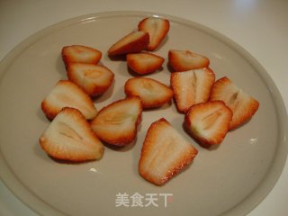 草莓乳酪慕斯蛋糕的做法步骤：3
