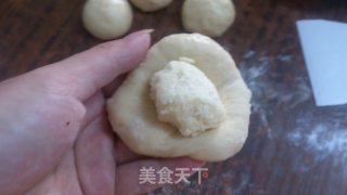 椰蓉面包卷的做法步骤：11