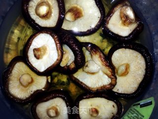 香菇酿 青涩处女作第一次的做法步骤：2