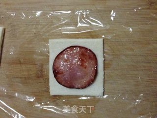 火腿吐司卷的做法步骤：4