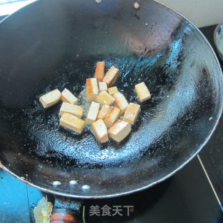 火腿豆腐黄豆炒肉的做法步骤：4