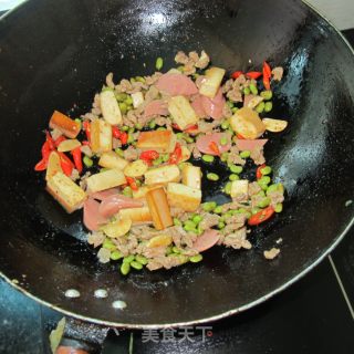 火腿豆腐黄豆炒肉的做法步骤：8