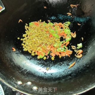酸菜虾米挂面的做法步骤：4