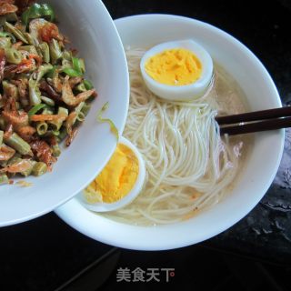 酸菜虾米挂面的做法步骤：10