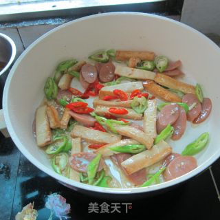 肉花肠烧豆腐的做法步骤：7