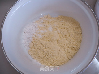 【玉米发糕】可当零食吃的小发糕的做法步骤：1