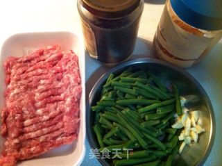 干煸小长豆的做法步骤：1