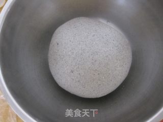 黑芝麻蜂蜜土司的做法步骤：4