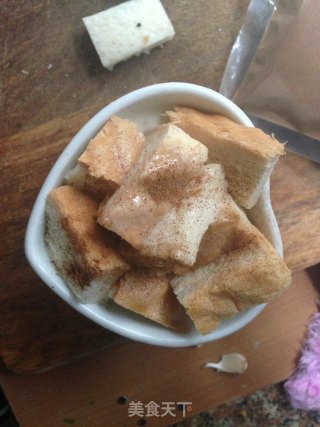 吐司美味做——焦糖蛋奶吐司布丁的做法步骤：4
