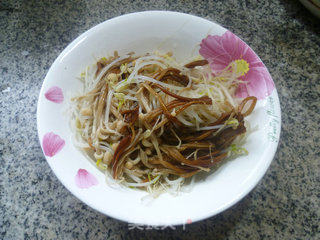 黄金针菇拌绿豆芽的做法步骤：5