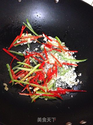夏日餐桌宝物--凉拌嫩姜丝的做法步骤：7
