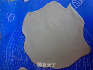培根披萨的做法步骤：1