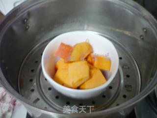 小南瓜豆沙包的做法步骤：2