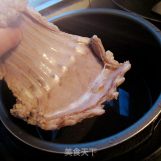 清炖羊排汤的做法步骤：2