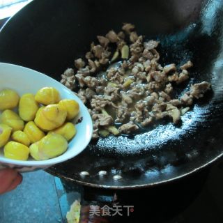 板粟炒鸡的做法步骤：6