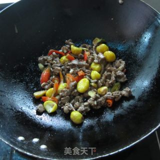 板粟炒鸡的做法步骤：8