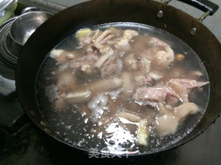 迎夏开胃菜---酸荞头炒鸭肉的做法步骤：3