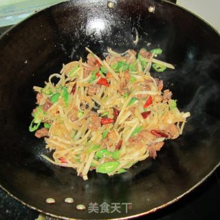 凉薯丝炒鸡的做法步骤：9