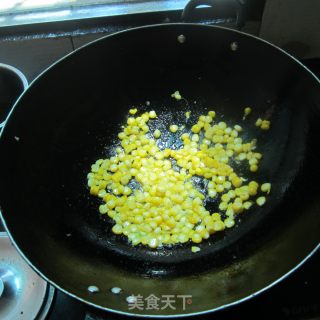 甜玉米炒肉的做法步骤：4