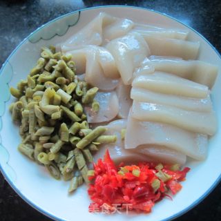 咸鲜蘑芋豆腐汤的做法步骤：1