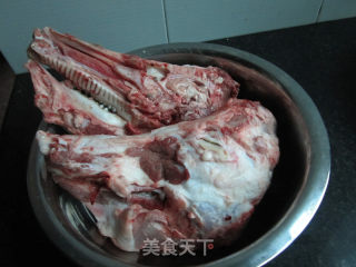 猪头粉丝萝卜锅的做法步骤：1