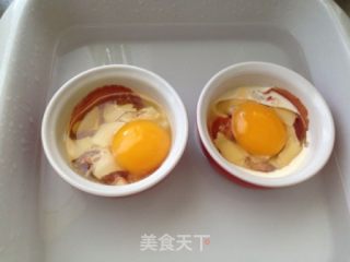 复活节早餐小花样——熏肉番茄鸡蛋杯的做法步骤：7