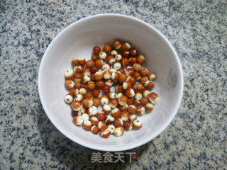 花生仁芡实大米粥的做法步骤：4