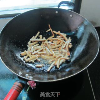 煎辣椒烧豆腐丝的做法步骤：4