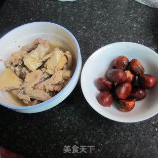 板粟鸡汤的做法步骤：1
