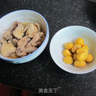 板粟鸡汤的做法步骤：2
