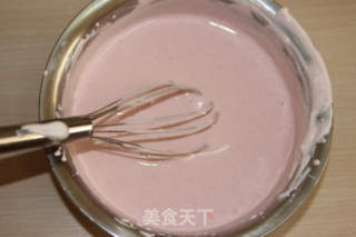 粉色可爱KT猫慕斯——萌到心碎的节奏！想不想要一只呢？的做法步骤：10