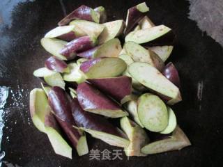 水果入菜——小西红柿烧茄子的做法步骤：2