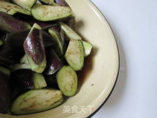 水果入菜——小西红柿烧茄子的做法步骤：4