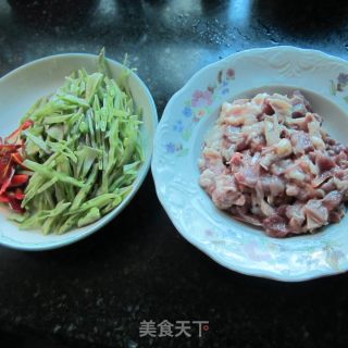 峨眉豆炒鸭的做法步骤：2