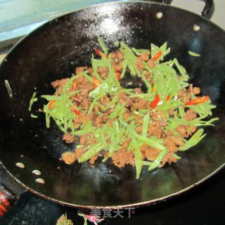 峨眉豆炒鸭的做法步骤：7