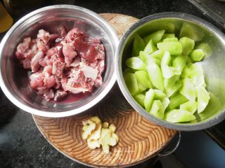 莴笋烧兔肉的做法步骤：2