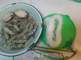 蒜蓉粉丝鲍鱼蛏子的做法步骤：1