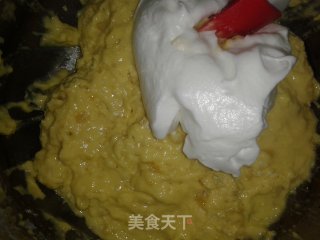 香蕉戚风蛋糕（电饭煲版）的做法步骤：9