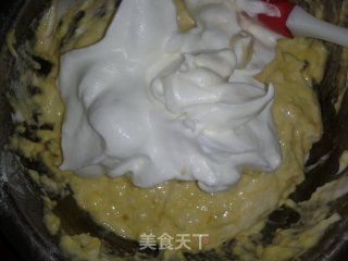 香蕉戚风蛋糕（电饭煲版）的做法步骤：10