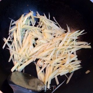 土豆鸡蛋饼的做法步骤：4