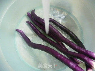 茄子炒排骨的做法步骤：2