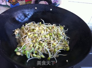 清炒黄豆芽的做法步骤：3